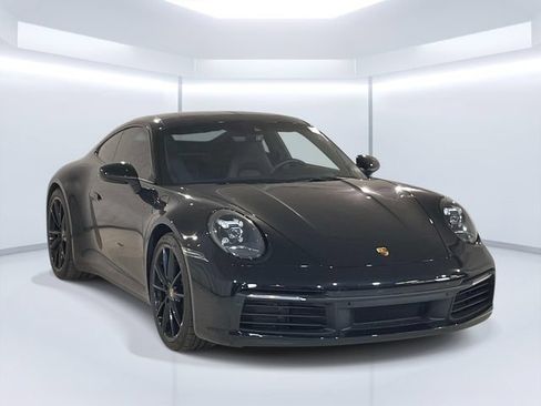 Used 2023 Porsche 911 Carrera RWD image 9