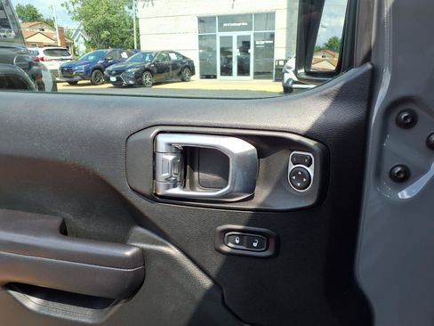 Used 2018 Jeep Wrangler Unlimited Rubicon AWD/4WD image 21