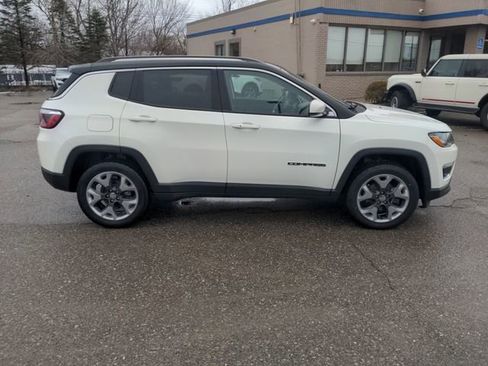 Used 2019 Jeep Compass Limited image 15