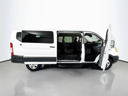 Used 2018 Ford Transit 350 XLT image 25