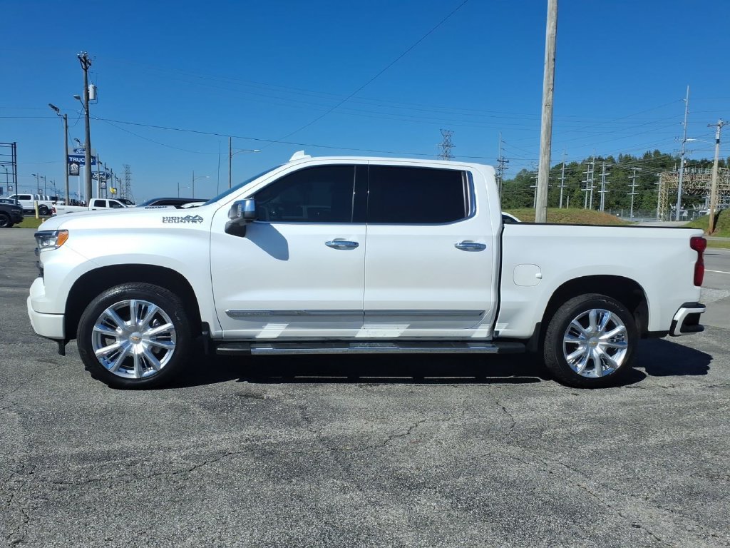 Used 2023 Chevrolet Silverado 1500 High Country w/ High Country Premium Package AWD/4WD image 4