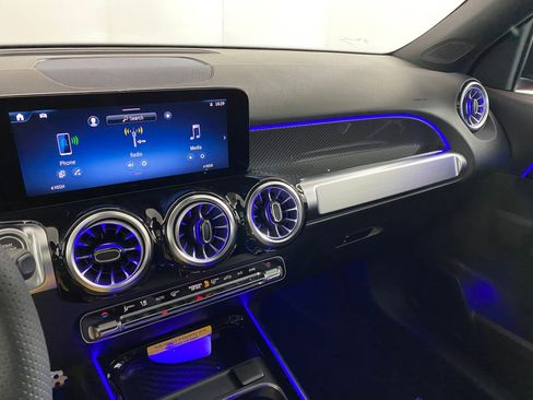 Used 2026 Mercedes-Benz GLB 250 4MATIC image 25