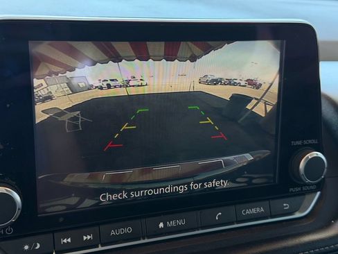 Used 2024 Nissan Rogue SV FWD image 31
