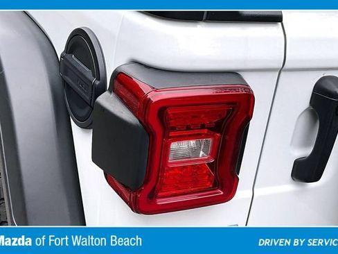Used 2024 Jeep Wrangler Unlimited Rubicon 4xe AWD/4WD image 20