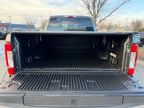 Used 2019 Ford F250 XLT w/ XLT Premium Package image 19