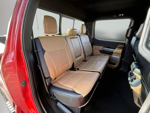 Used 2024 Ford F250 Lariat w/ Tremor Off-Road Package image 26