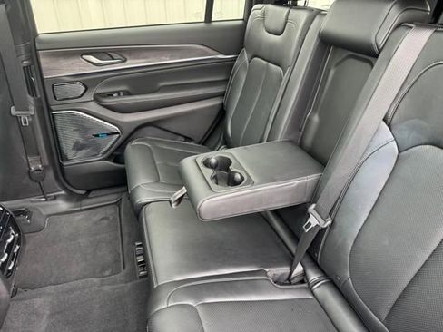 Used 2022 Jeep Grand Cherokee L Overland image 18