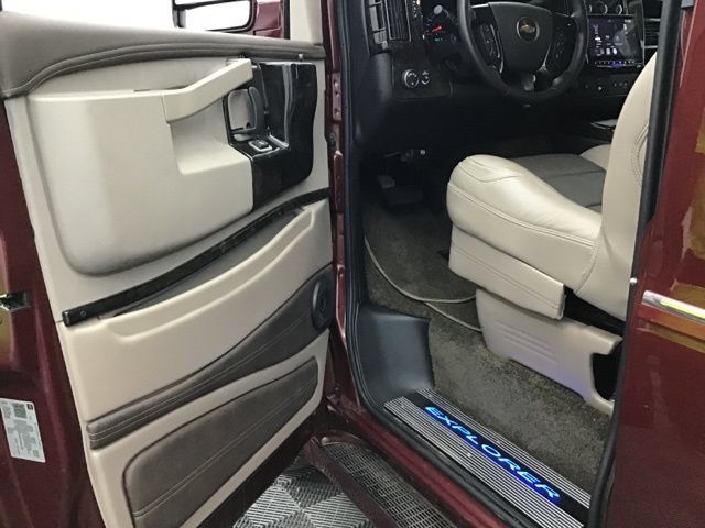 Used 2023 Chevrolet Express 2500 RWD image 16
