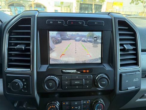 Used 2021 Ford F250 XLT w/ XLT Premium Package AWD/4WD image 40