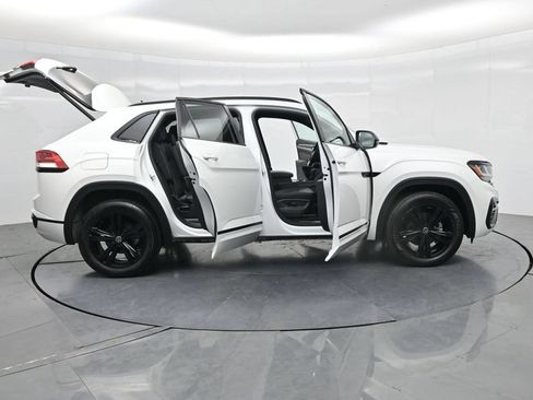 Used 2023 Volkswagen Atlas Cross Sport SEL R-Line AWD/4WD image 36