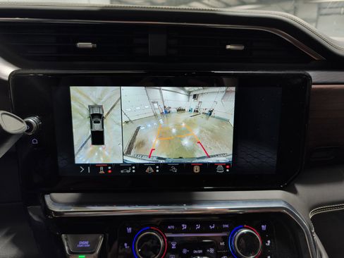 Used 2025 GMC Sierra 2500 Denali Ultimate image 14