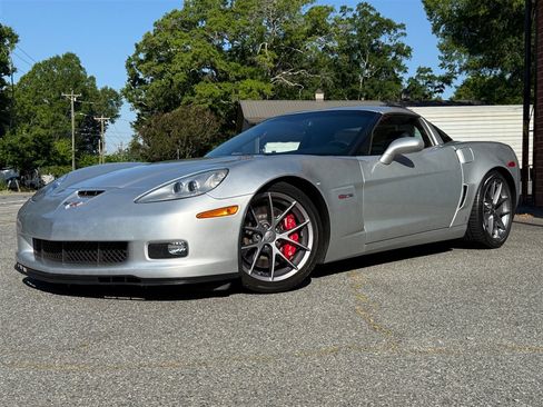 Used 2009 Chevrolet Corvette Z06 RWD image 2