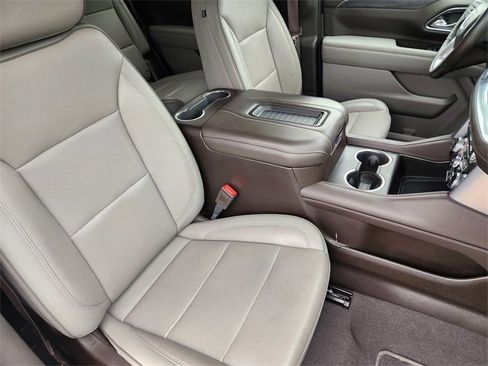 Used 2021 GMC Yukon SLT w/ SLT Luxury Package image 10