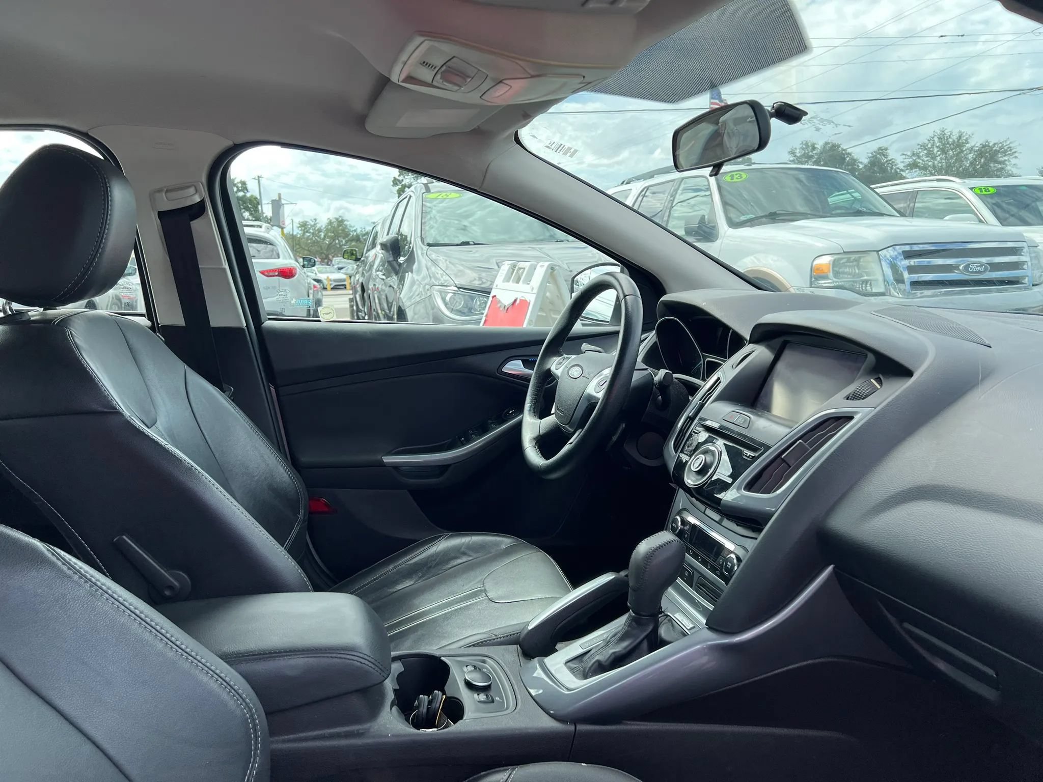Used 2013 Ford Focus Titanium w/ Titanium Handling Pkg FWD image 16