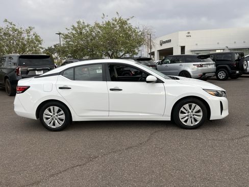 Used 2025 Nissan Sentra S FWD image 6