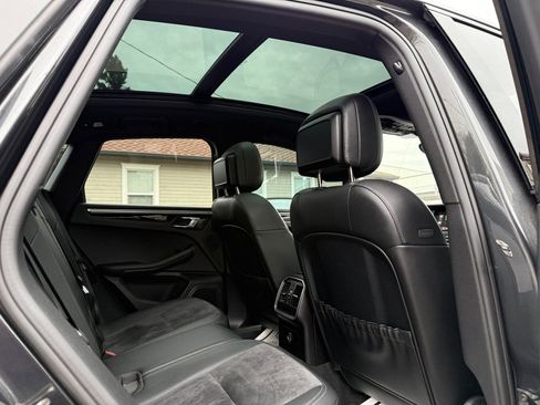 Used 2018 Porsche Macan S image 20