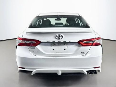 Used 2020 Toyota Camry SE w/ Moonroof Package AWD/4WD image 5
