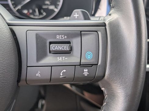 Used 2025 Nissan Pathfinder SV FWD image 22
