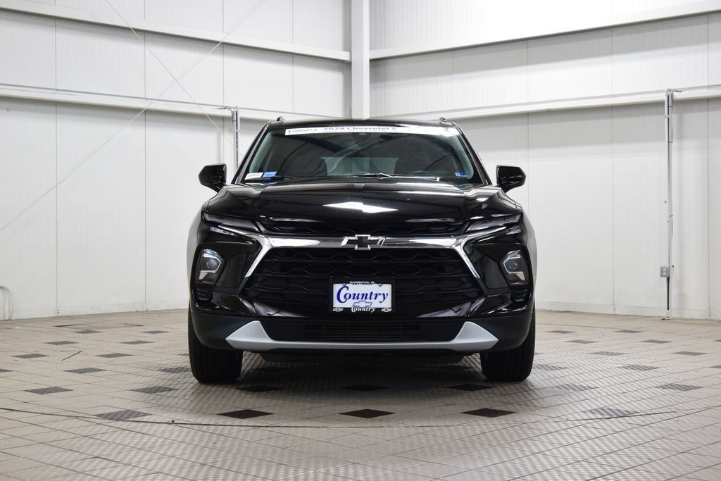 Used 2024 Chevrolet Blazer LT w/ Convenience Package FWD image 2