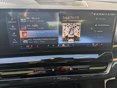 Used 2025 BMW 530i xDrive w/ Premium Package image 13