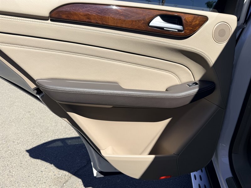 Used 2015 Mercedes-Benz ML 400 4MATIC image 22