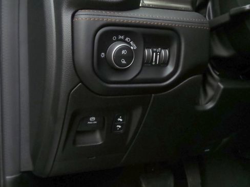 Used 2022 RAM 1500 Limited w/ Body Color Bumper Group image 28