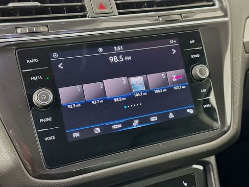 Used 2023 Volkswagen Tiguan SE image 14