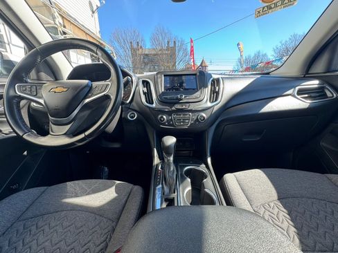Used 2022 Chevrolet Equinox LT image 25