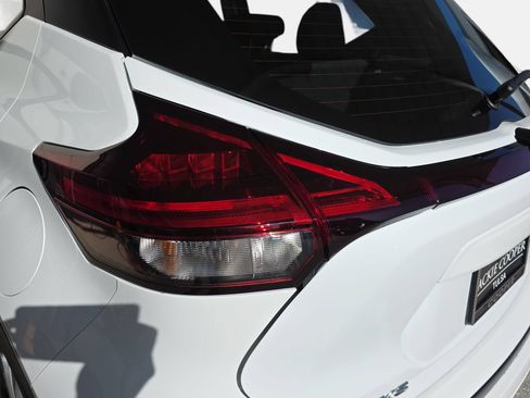 Certified 2025 Nissan Kicks Play S FWD image 31