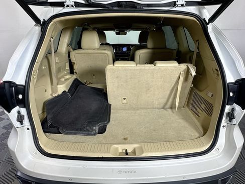 Used 2017 Toyota Highlander Limited w/ Carpet Mat Package AWD/4WD image 29