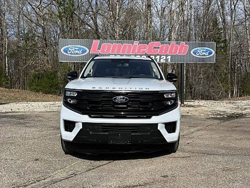 Used 2025 Ford Expedition Active image 2