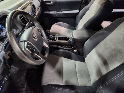 Used 2023 Toyota Tacoma TRD Sport image 31