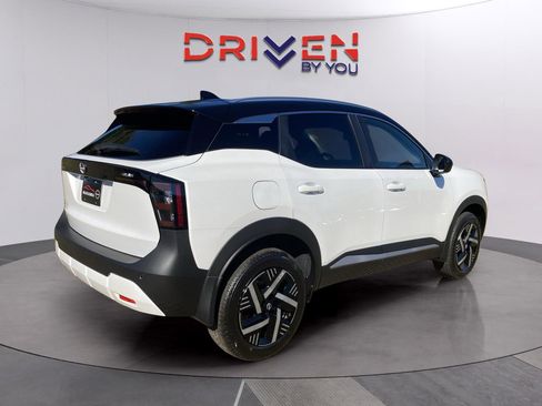 New 2026 Nissan Kicks SV image 5