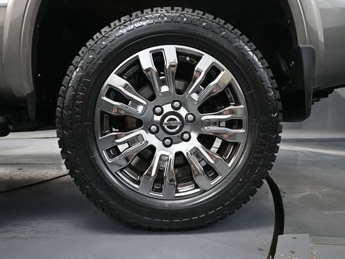 Used 2017 Nissan Titan Platinum Reserve AWD/4WD image 13