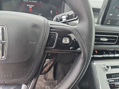 Used 2023 Lincoln Aviator AWD w/ Premium Package image 14