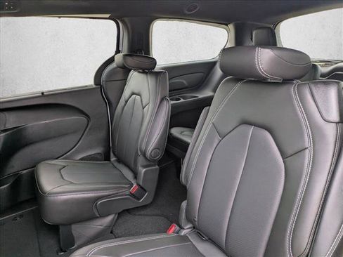 New 2026 Chrysler Voyager LX image 14
