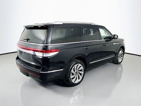Used 2023 Lincoln Navigator Reserve AWD/4WD image 8