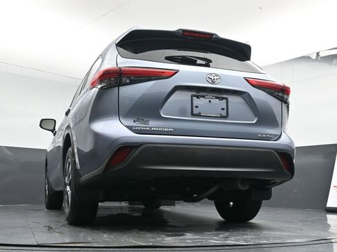 Used 2022 Toyota Highlander XLE image 39