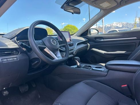 Used 2022 Nissan Altima 2.5 SV FWD image 25