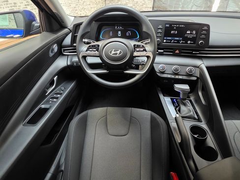 New 2026 Hyundai Elantra SE image 18