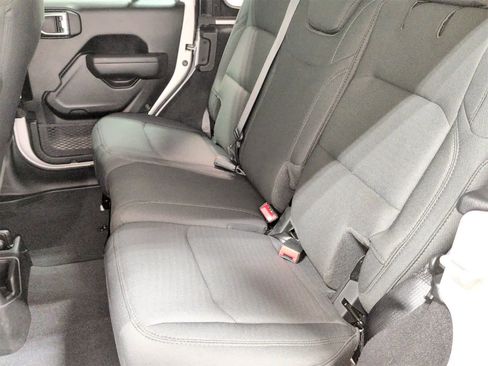 Certified 2022 Jeep Wrangler Unlimited Sport S image 19