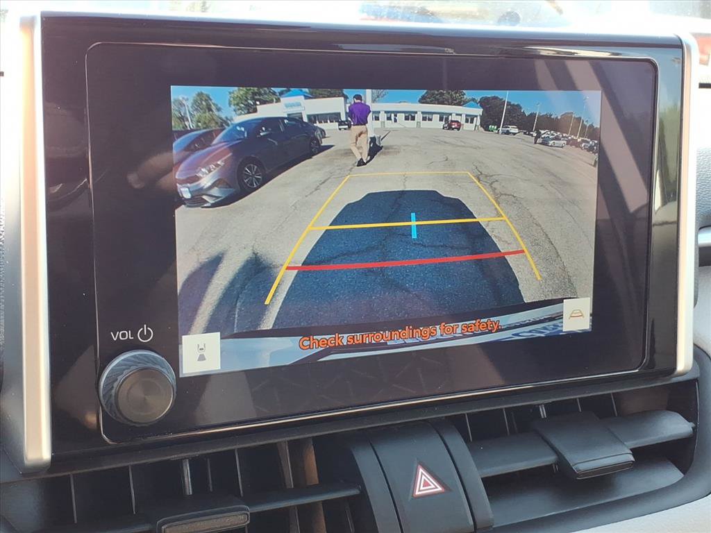 Used 2024 Toyota RAV4 XLE AWD/4WD image 29