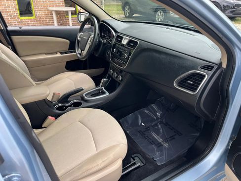 Used 2013 Chrysler 200 Touring FWD image 24