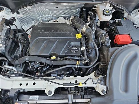 Used 2023 Buick Encore GX Select w/ Sport Touring Package FWD image 21