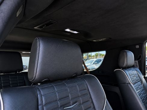 Used 2023 Cadillac Escalade ESV Premium Luxury Platinum w/ LPO, Radiant Package AWD/4WD image 13