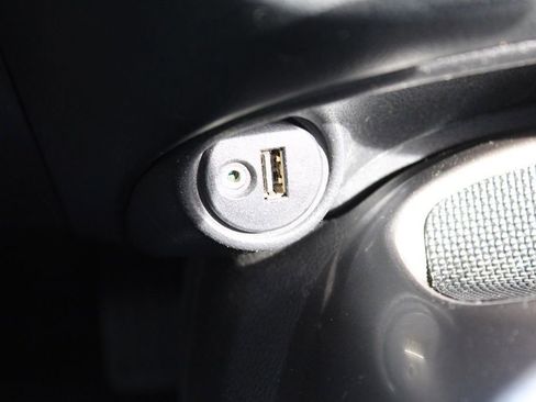 Used 2016 Nissan Juke S image 31