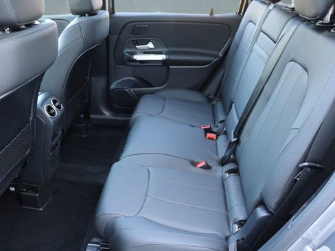 New 2025 Mercedes-Benz GLB 250 image 13