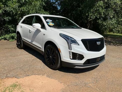 Used 2026 Cadillac XT5 Premium Luxury w/ LPO, ONYX Package FWD image 3