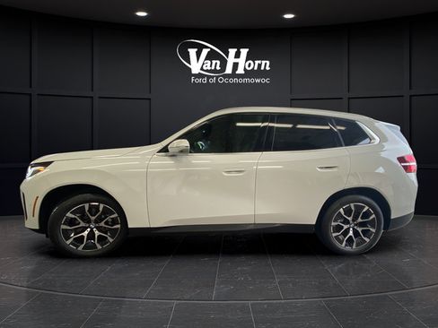 Used 2025 BMW X3 xDrive30i w/ Premium Package AWD/4WD image 4
