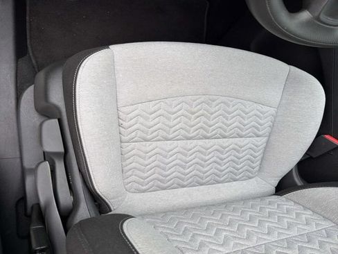 Used 2023 Chevrolet Equinox LS FWD image 9